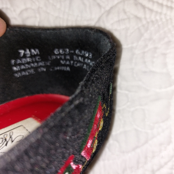 Worthington Vintage Christmas Velour Flats - Picture 9 of 11